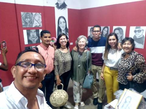 Visitantes exposicion de Jasi calderon