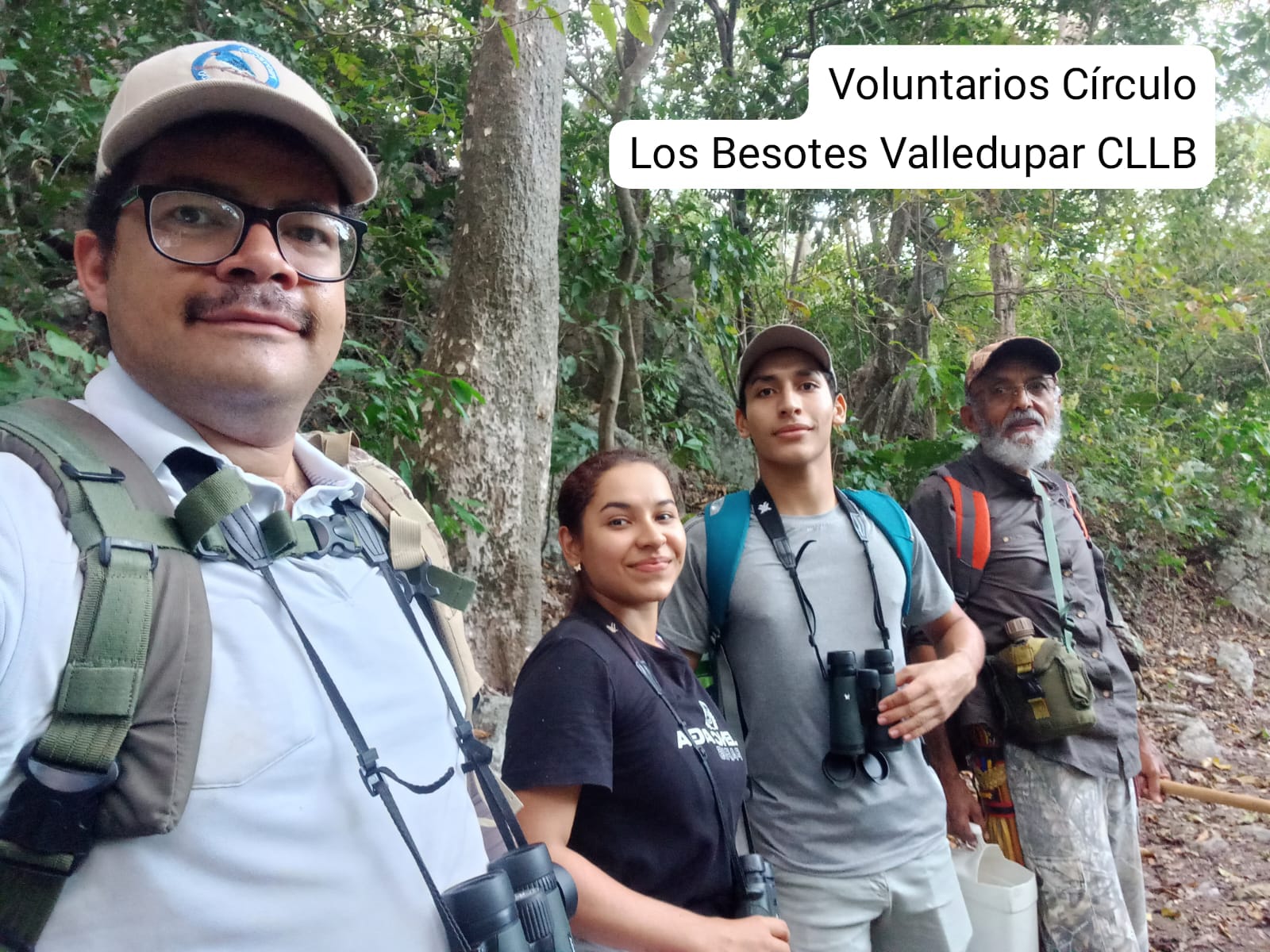 Selfie de un grupo de voluntarios en Los Besotes